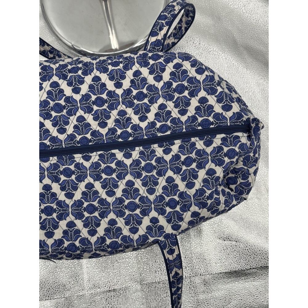 Vera Bradley Large Duffel Travel Bag Cobalt Tile Blue White Quilted Cotton 22” - Picture 7 of 13